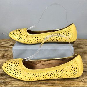 Vionic Robyn Perforated Leather Flats (women's 8 wide, yellow)